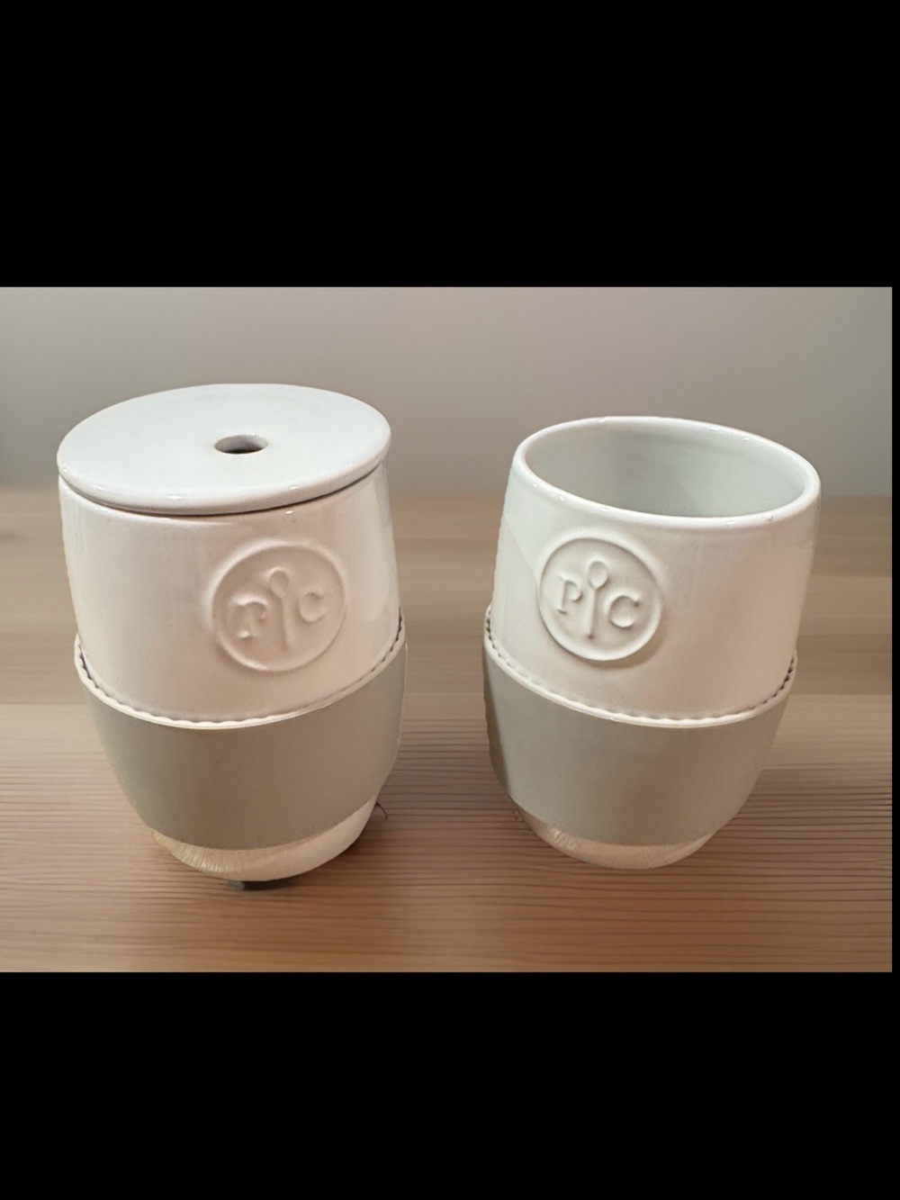 Pampered Chef Set: 2 White Ceramic Egg Cookers with 2 Grey Silicone Bands 1 Top
